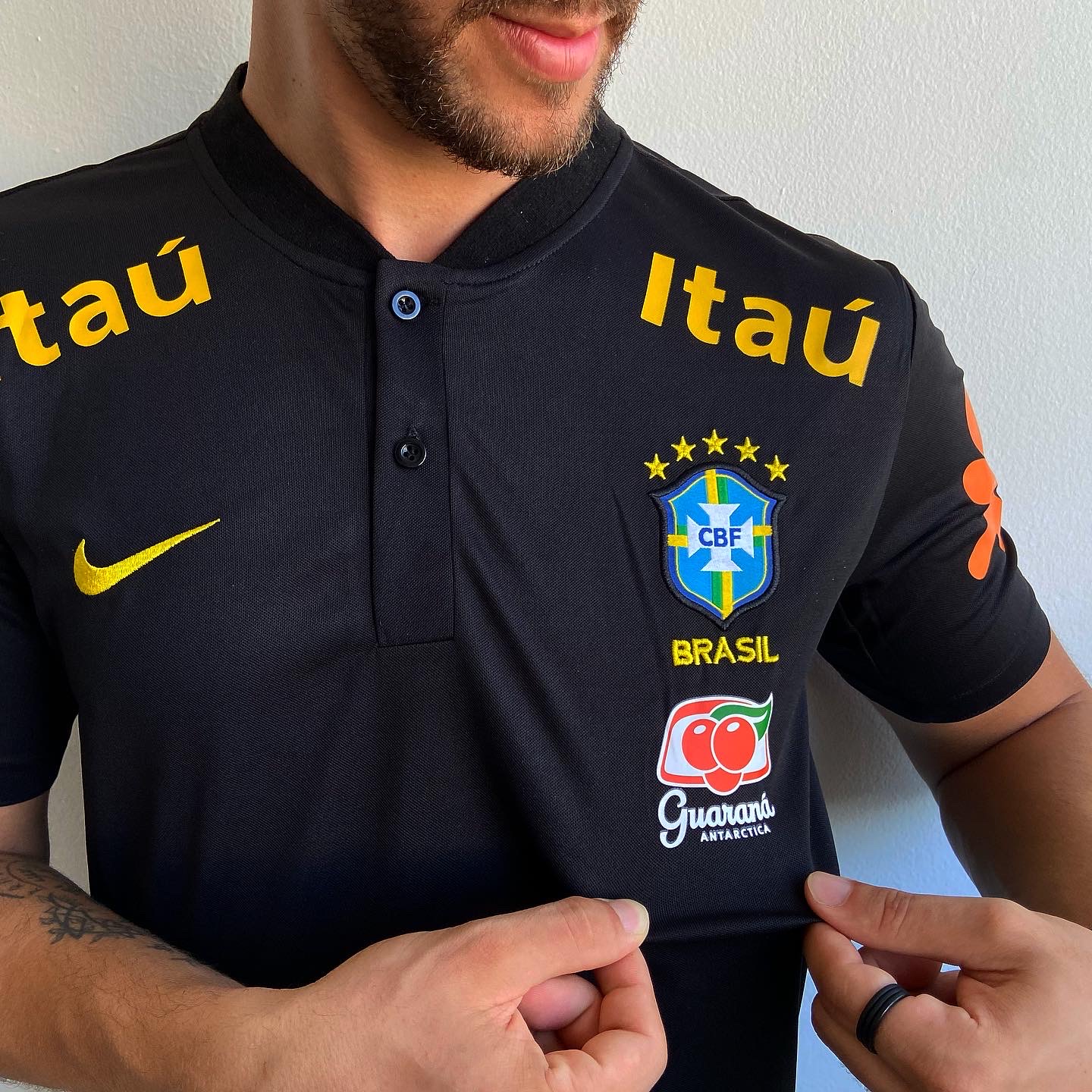 Brasil Camisa PRETA de Gola 2022