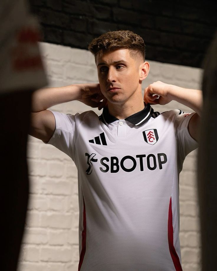 Camisa Nº 1 do Fulham FC - Temporada 24/25