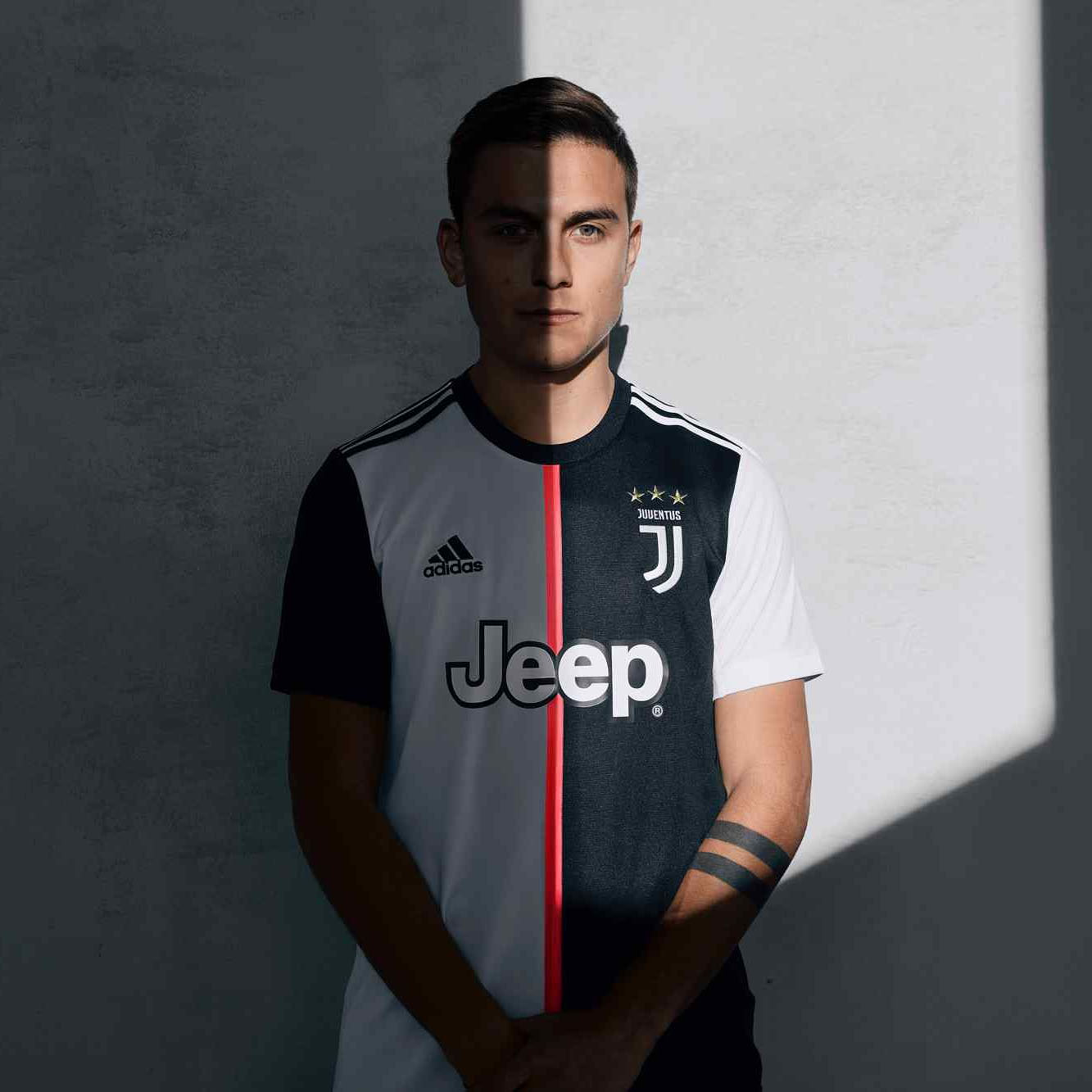 Juventus camisa 1 PRETA E BRANCA 2019/20