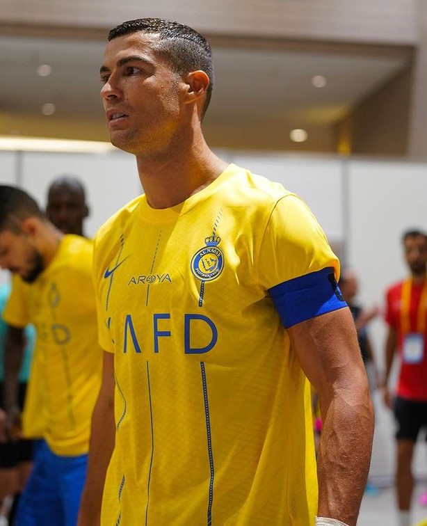 AL - NASSR Uniforme 1 (time de Cristiano Ronado)