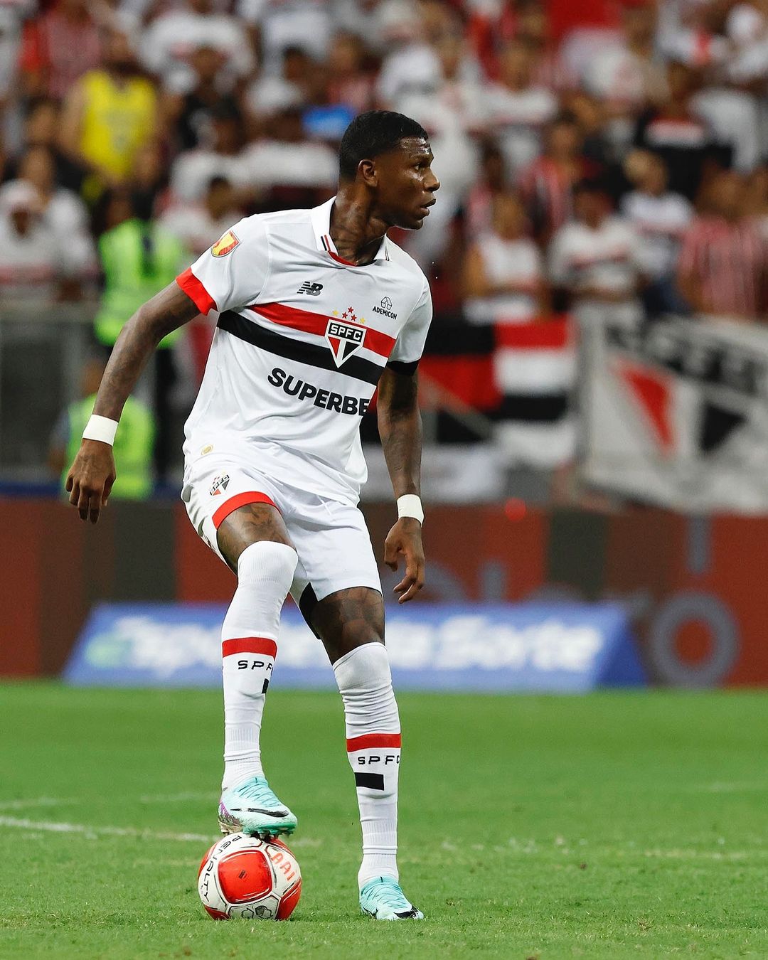 São Paulo FC uniforme 1 24-25